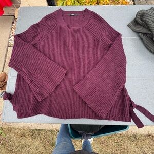Women's maroon Sweater